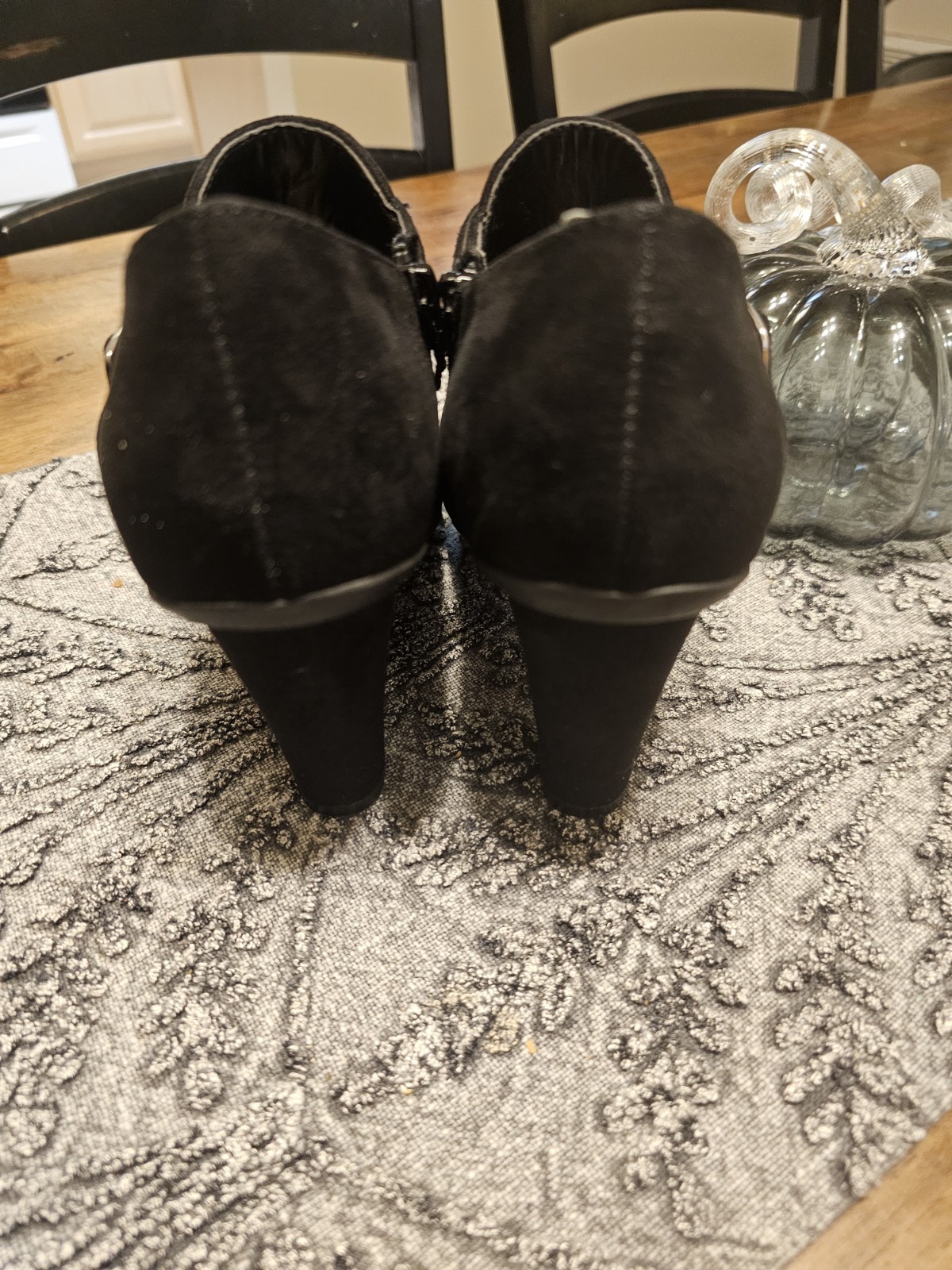 Solanz Maddox Ankle Boots Women’s Size 6M Heels Faux Suede Black