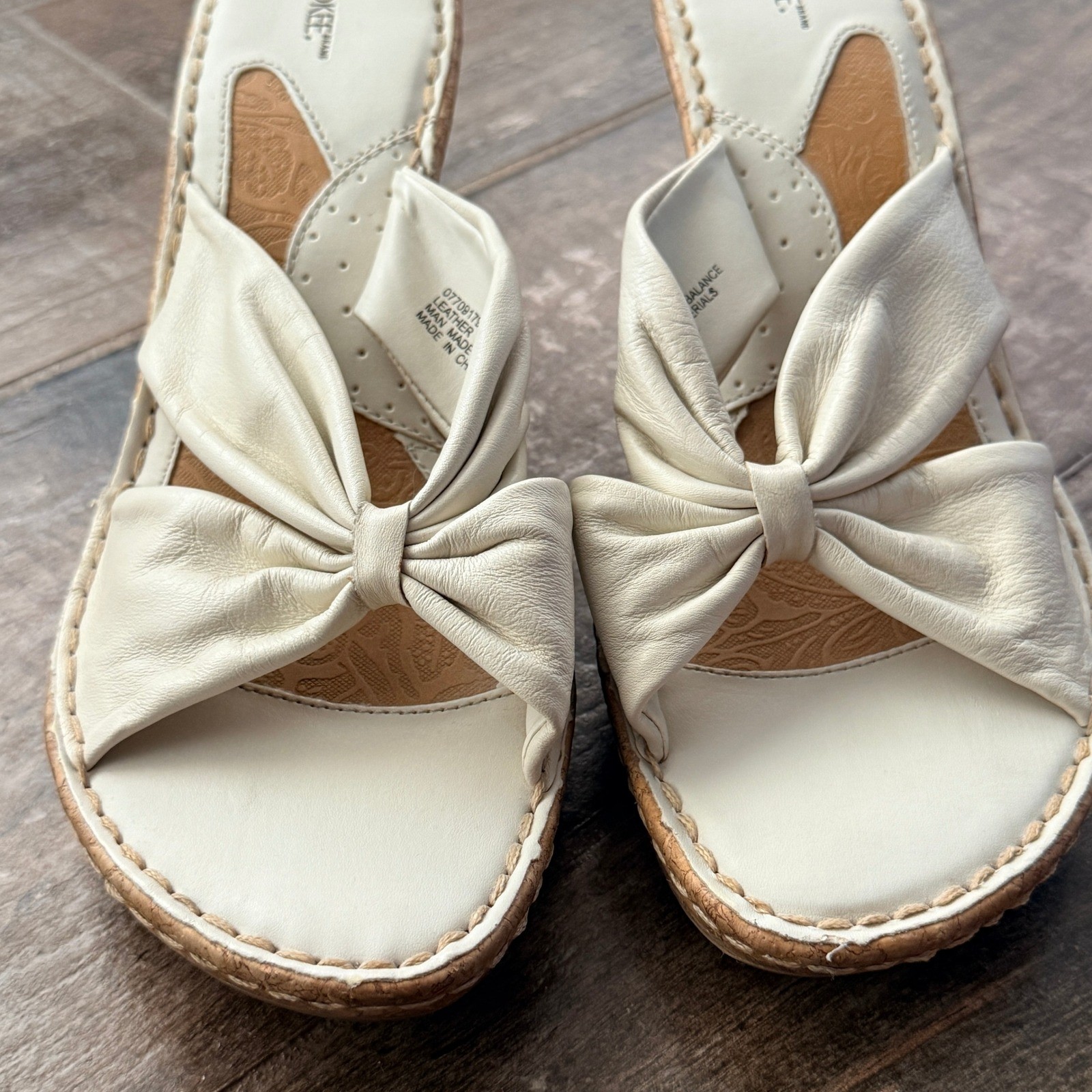 Cherokee Womens Vintage Leather Knotted Bow Cork Wedge Sandals,Cream, 10