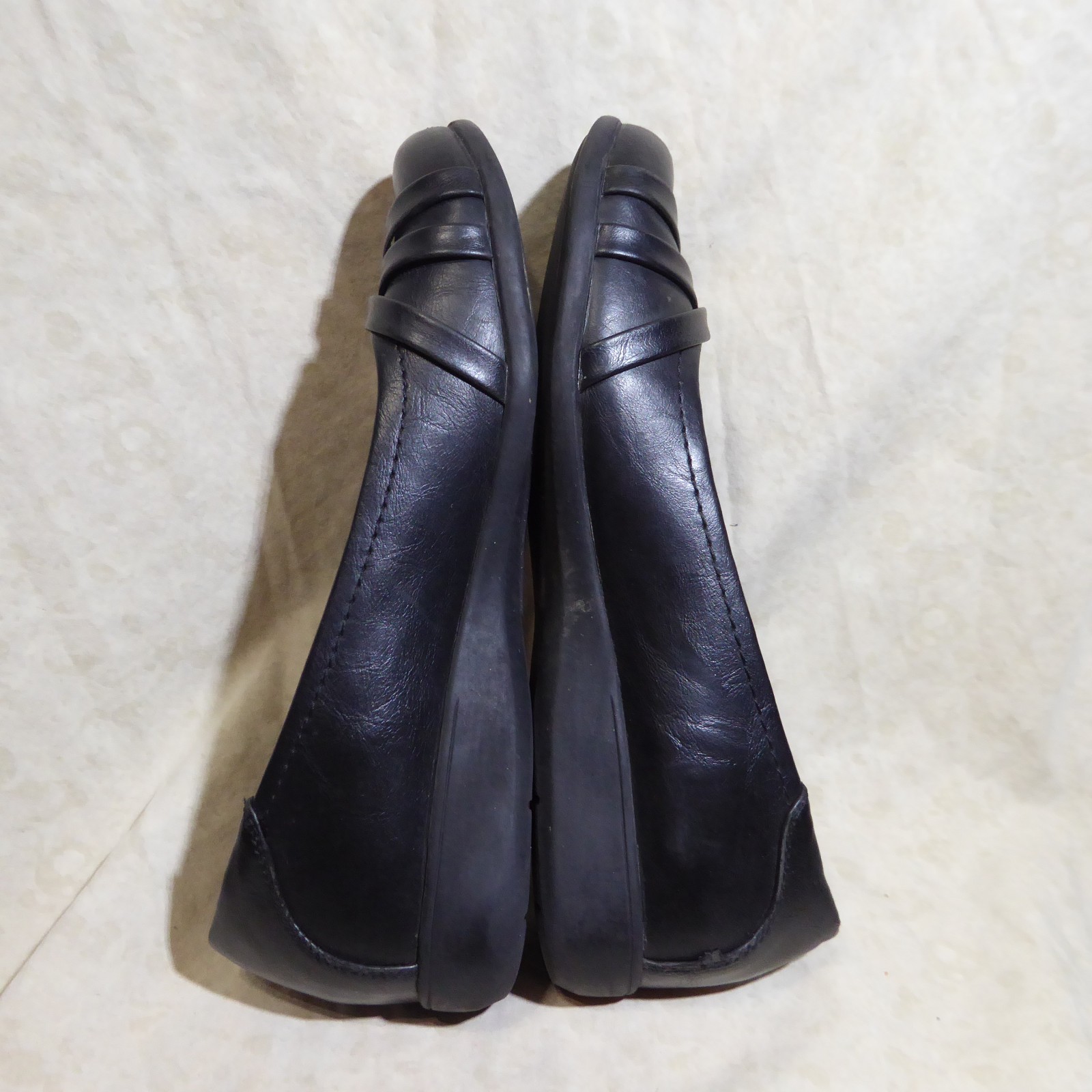 🩰 YUU Comfort Ballet Flats sz 8.5 M Black Leatherette; Triple X Strap Accents