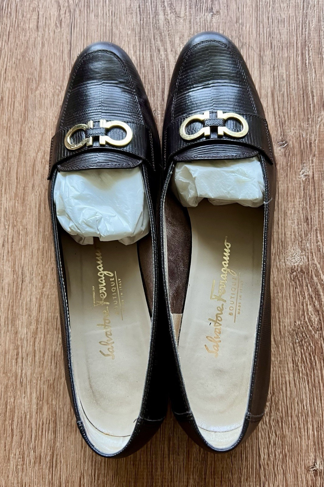 Salvatore Ferragamo Boutique Brown Leather Loafer Flats Gold Accents 10.5AAA
