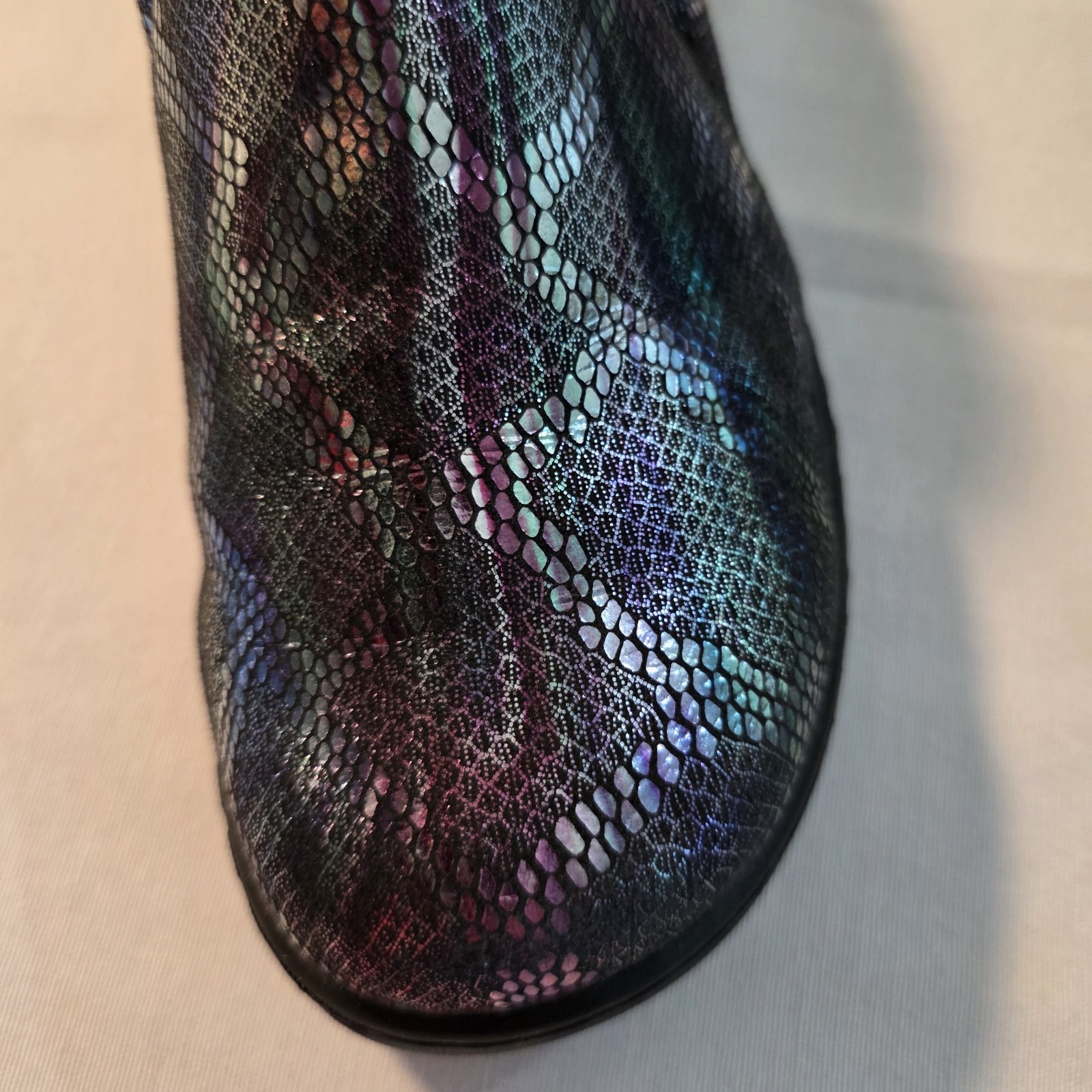 Spring Step Womens Clogs Size 8 M Winfrey Aura Iridescent Printed Leather Upper