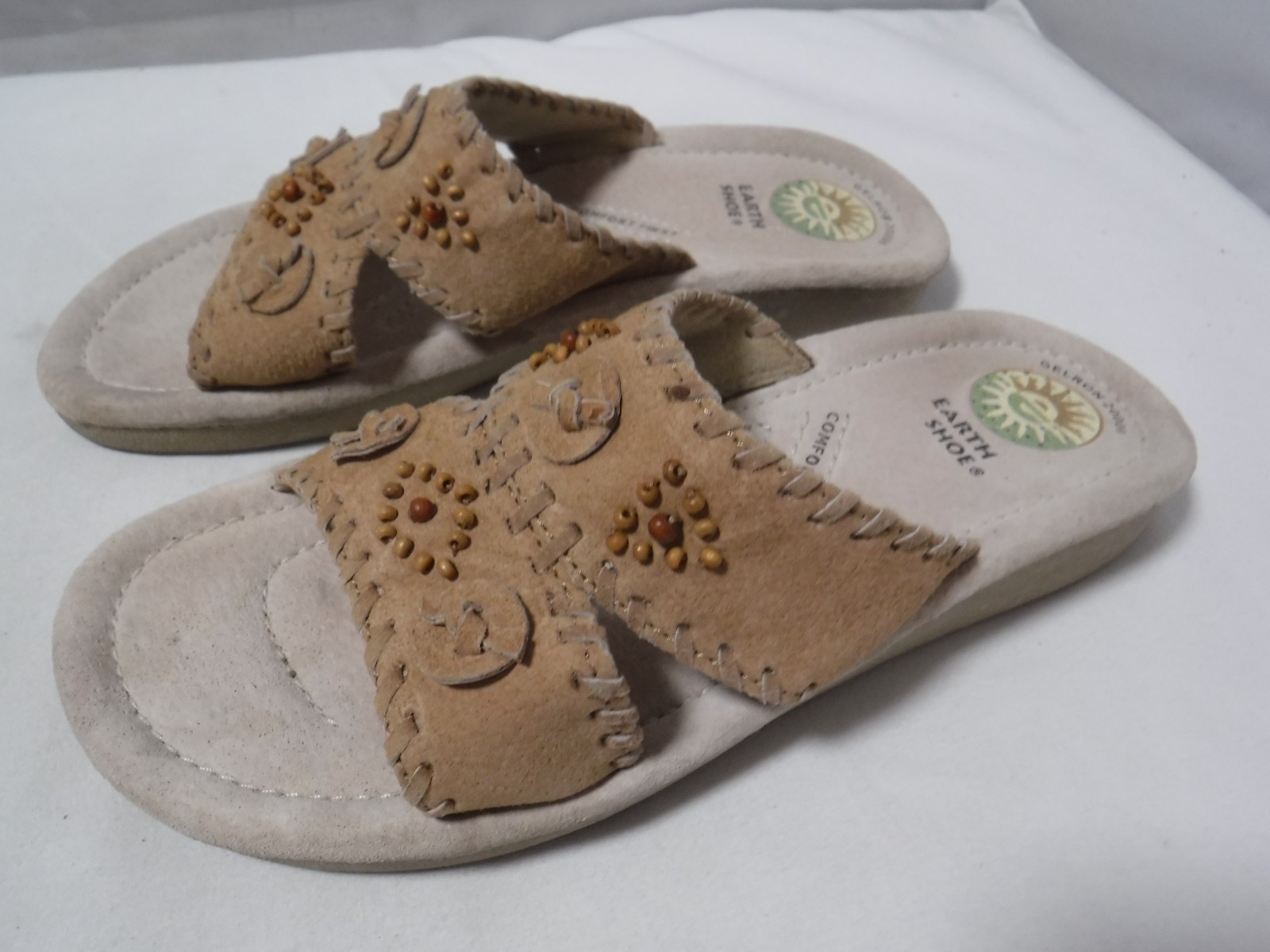 GA2 VTG Women’s EARTH SPIRIT Gelron 2000 Conway Beaded Slide On Tan Sandals 7.5