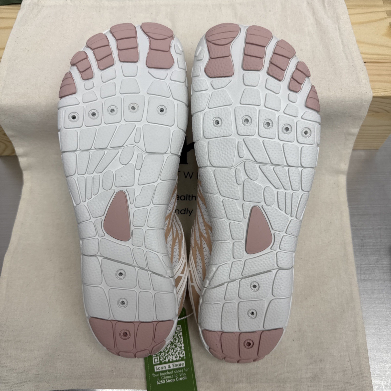 NWT Hike Footwear Shoe Lorax Pro Barefoot White/Pink/Peach EU40 W9-9.5 M7-7.5
