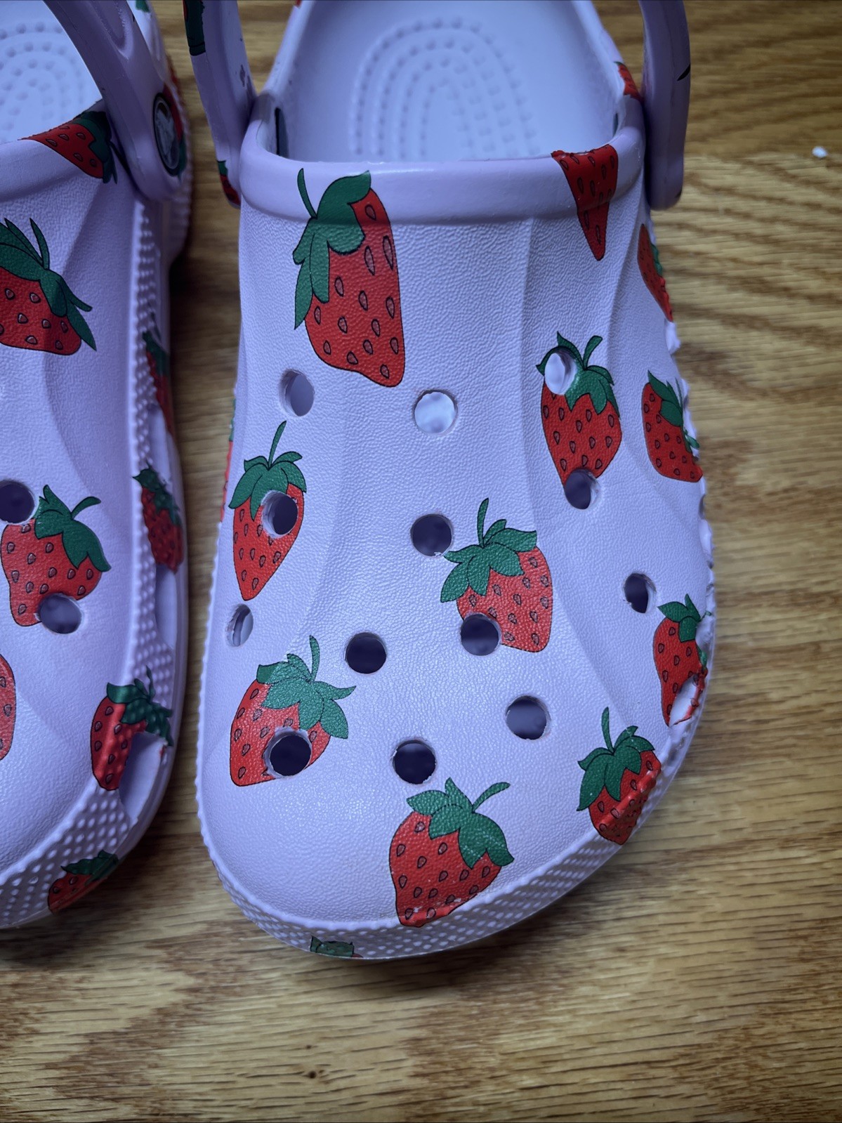 ADULT UNISEX CROCS BAYA SEASONAL CLOG. WATER-FRIENDLY SANDALS.SZ M 10/W12