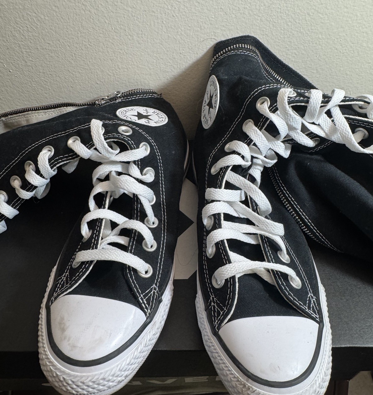 Size 8.5 – Converse Chuck Taylor All-Star Hi Black 553365C