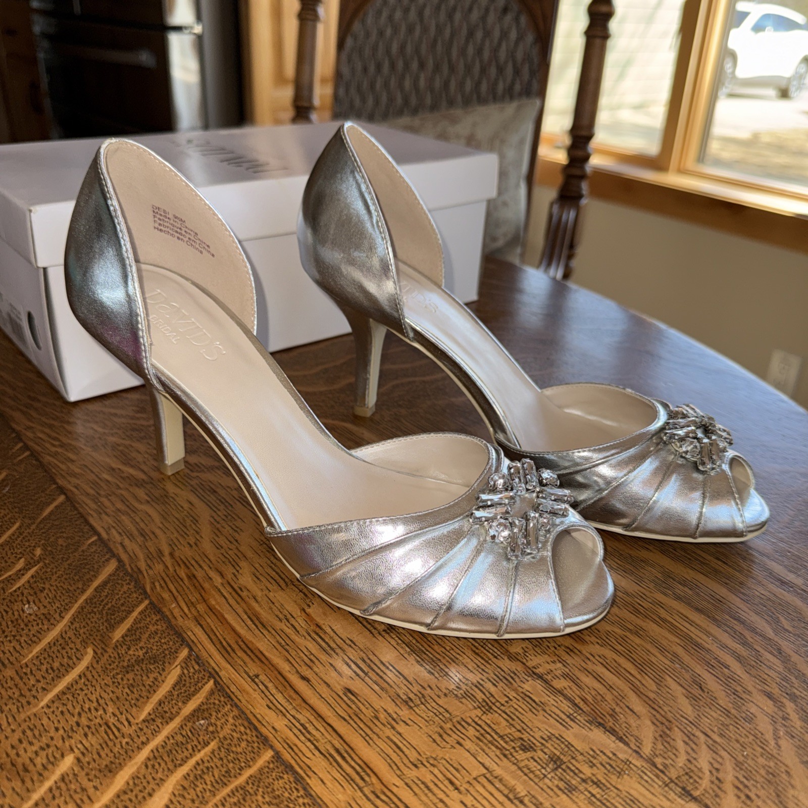 David’s Bridal Metallic Silver Desi Pumps Size 9 1/2 New With Box