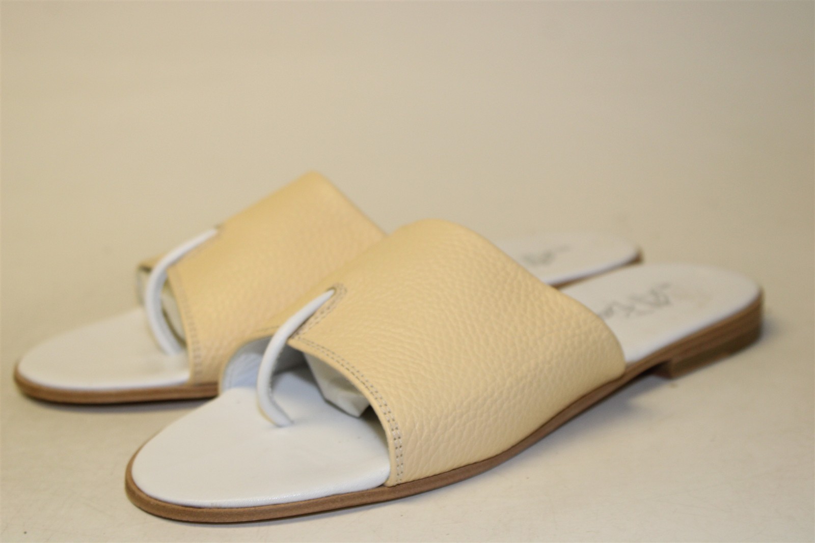 Al Bacio Buttercream Leather Toe Post Slides Italy Made Womens 9 39 Shoes D057