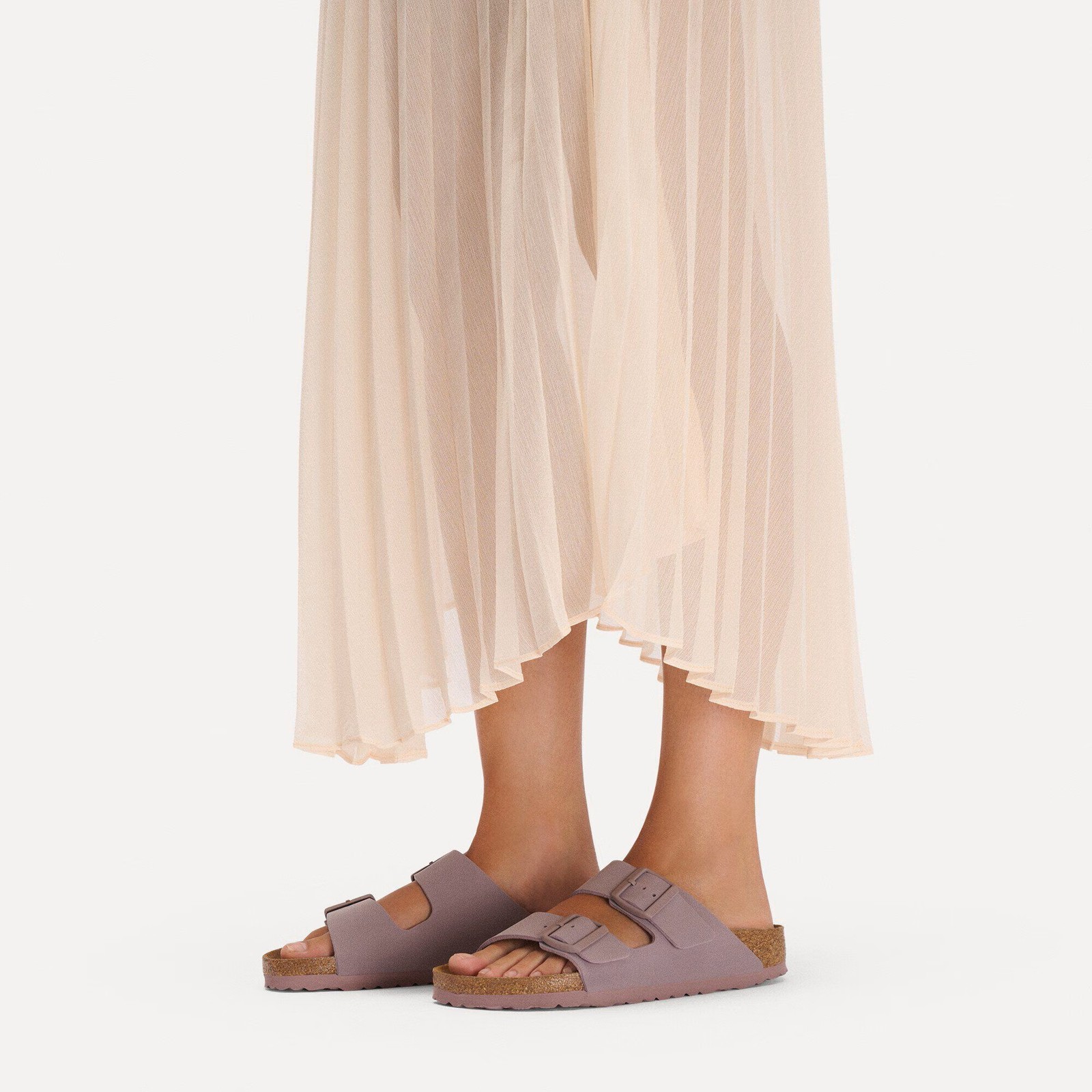 BIRKENSTOCK ARIZONA FADED PURPLE MEDIUM/NARROW WIDTH WOMEN’S SLIDE SANDALS