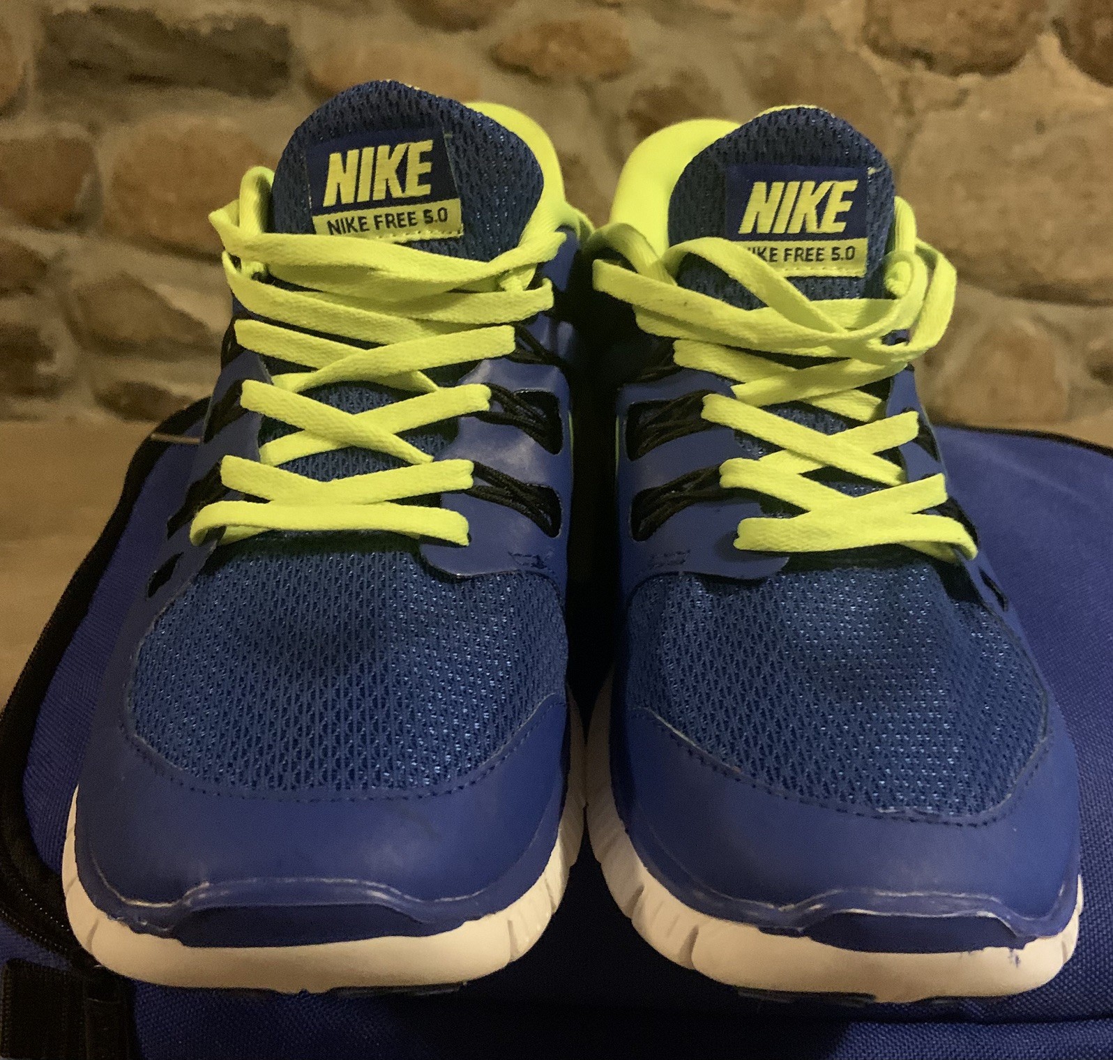 Nike Free Run 5.0 Rare Running Shoes Volt Yellow Blue Women’s Size 8 gently worn