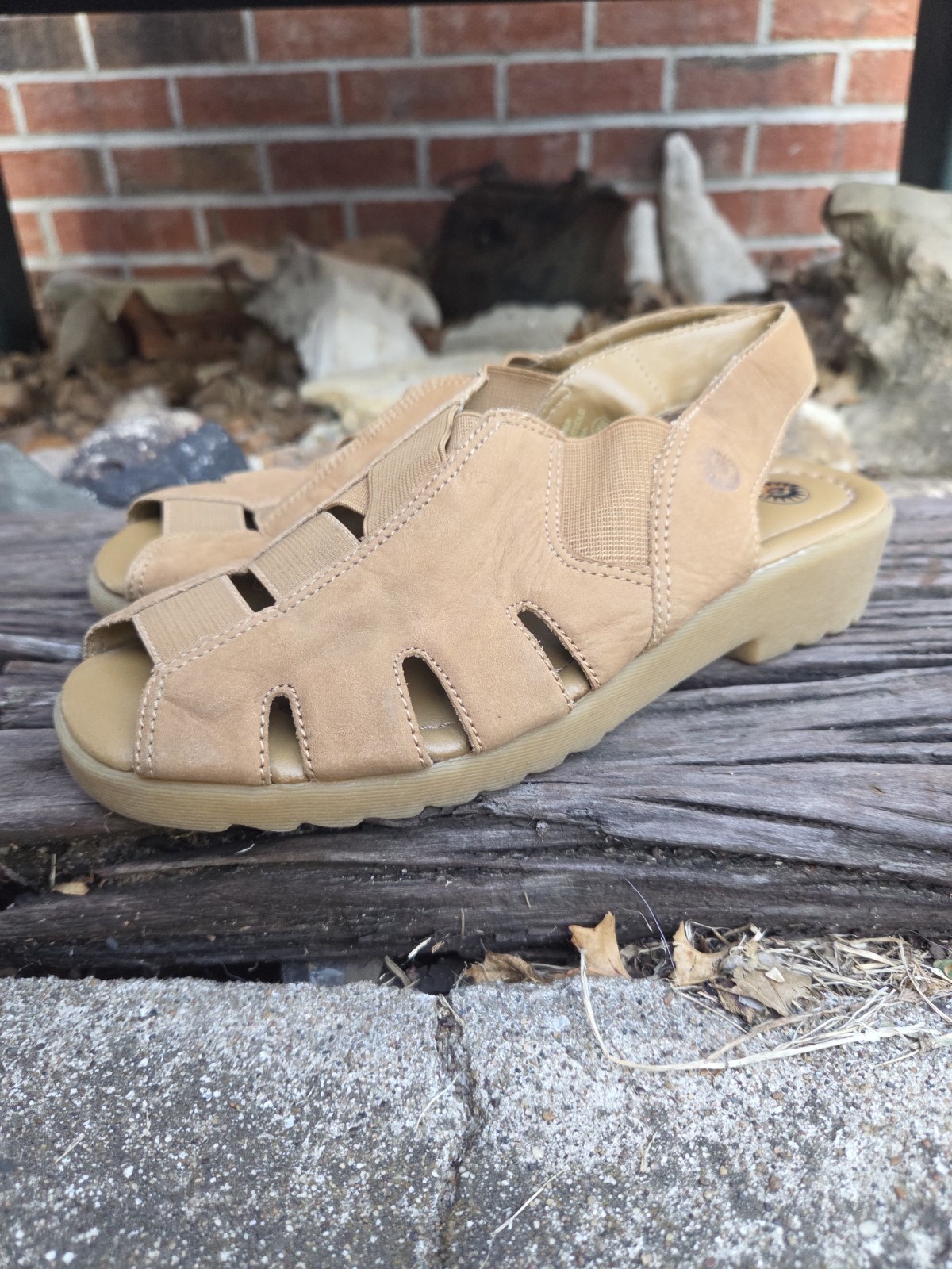 Earth Shoe Tan Leather Fisherman Huarache Style Sandals Size 8W (Womens 8 Wide)