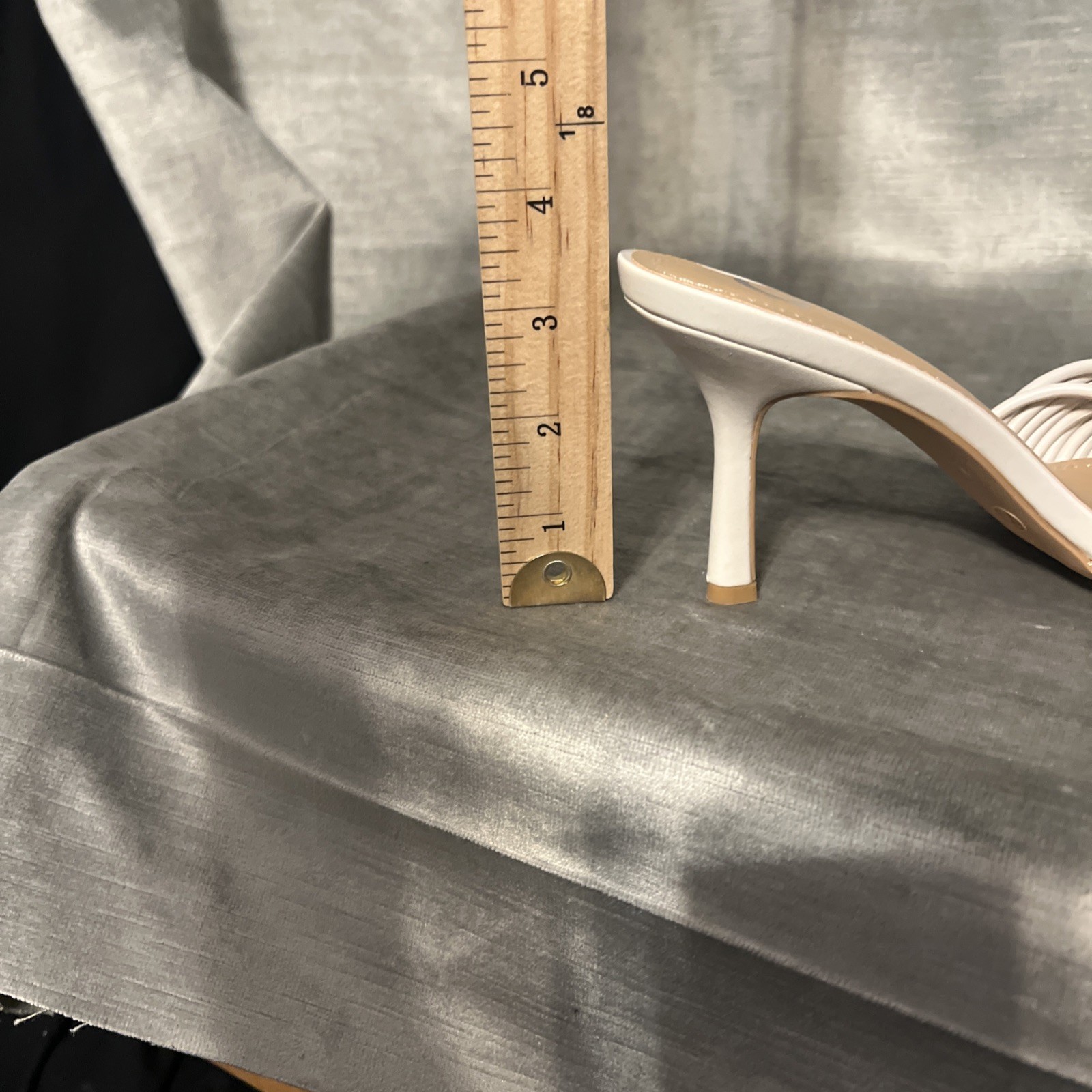 #5935. NEW! Tru Comfort Foam Calliope Heeled Off White Sandals. Size 7
