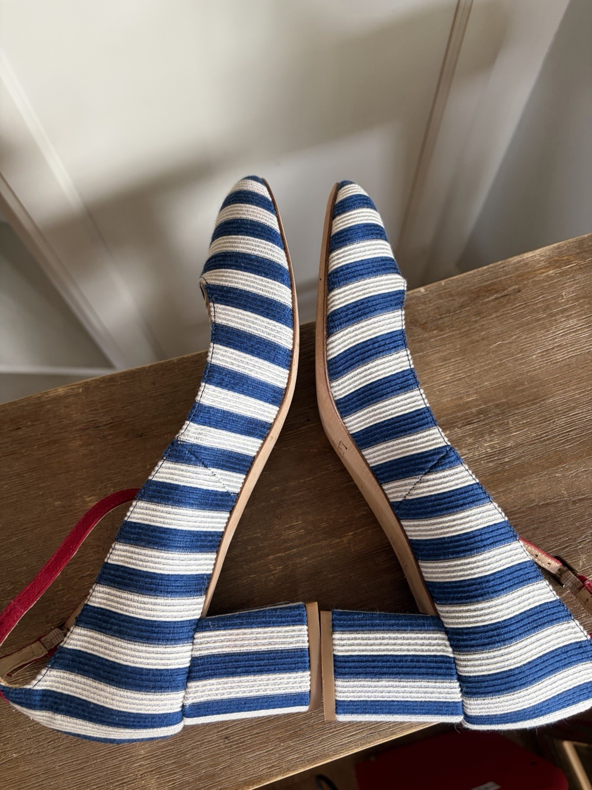 LK BENNETT Hadley Round Toe Pumps Size 41 Red White Blue Striped Closed Courts