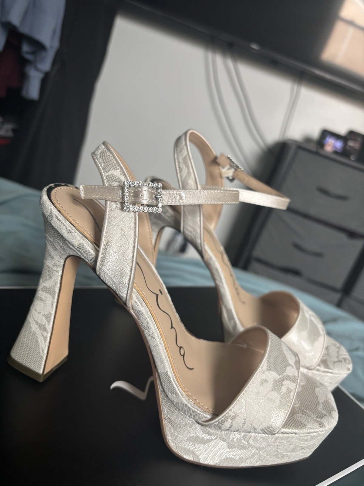 Nina Alma Ivory Lace Ultra-High Platform Sandals – Size 6.5 – NEW