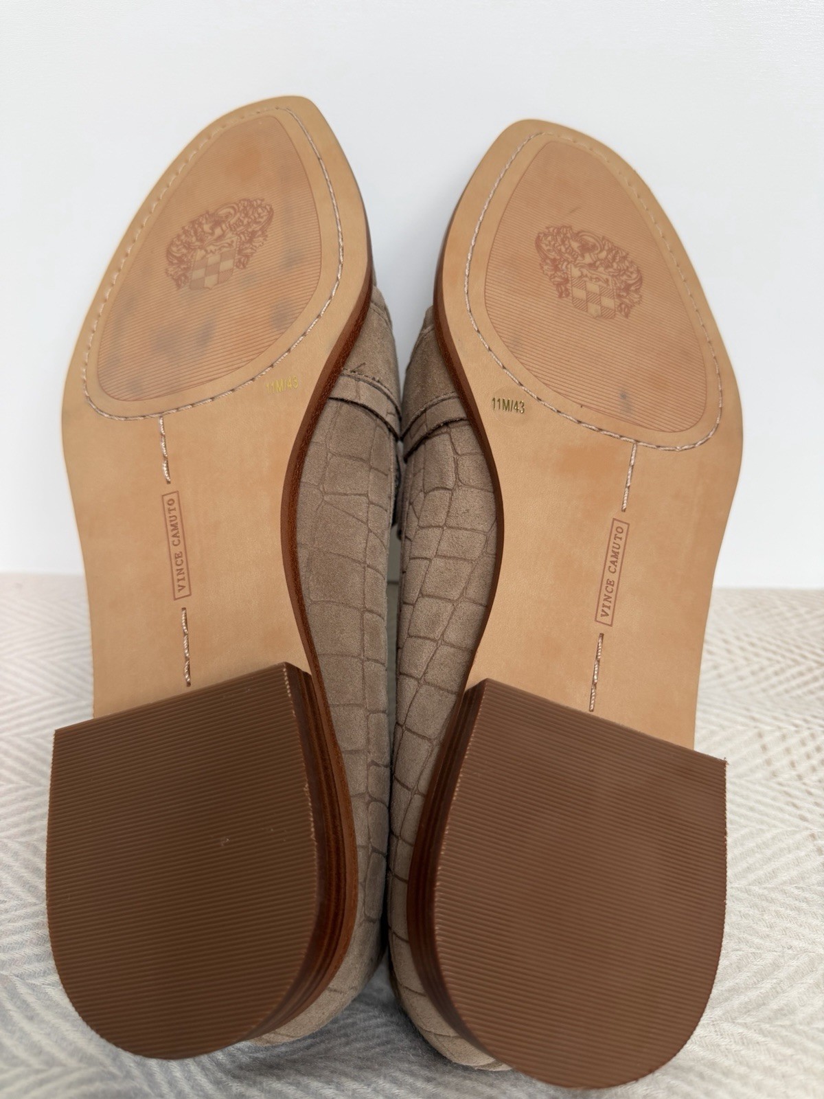 Vince Camuto VC-CENKANDA Taupe Crocodile Buckle Women’s Leather Loafers Size 11