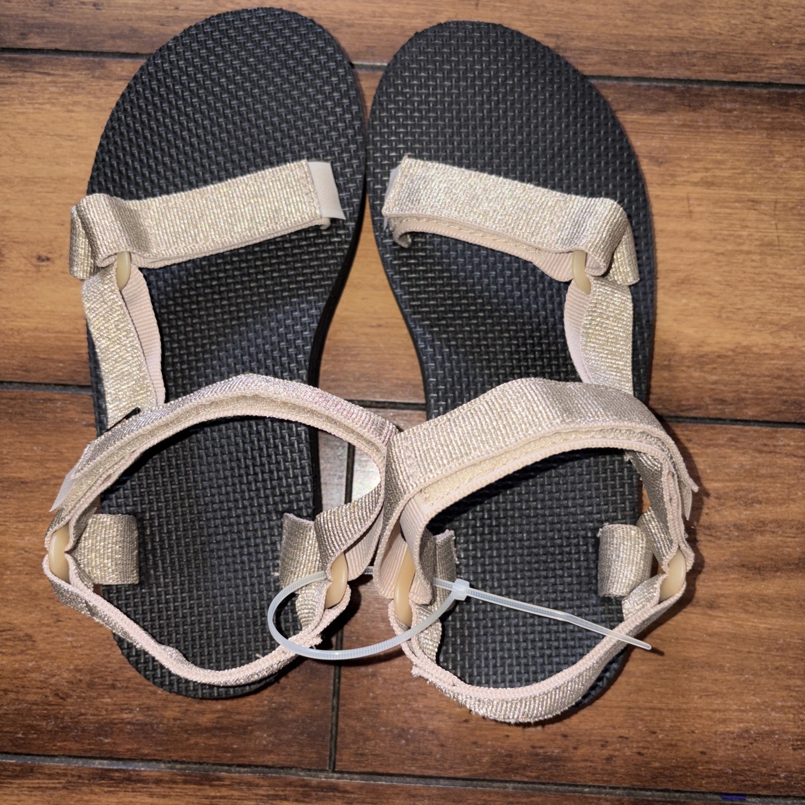 Teva Gold Midform Universal Sandals Women’s Size: US 5 EUR 36