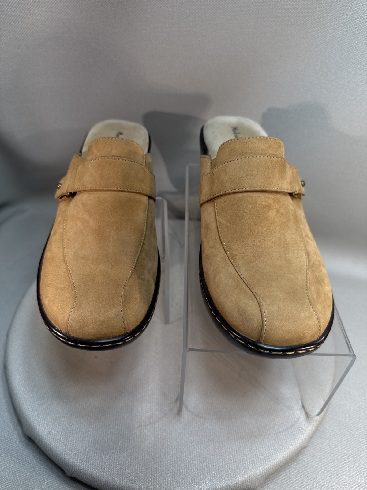 Madison Comfort Clogs Womens 8M Leather 2.75 In Heel Stylish Easy Wear