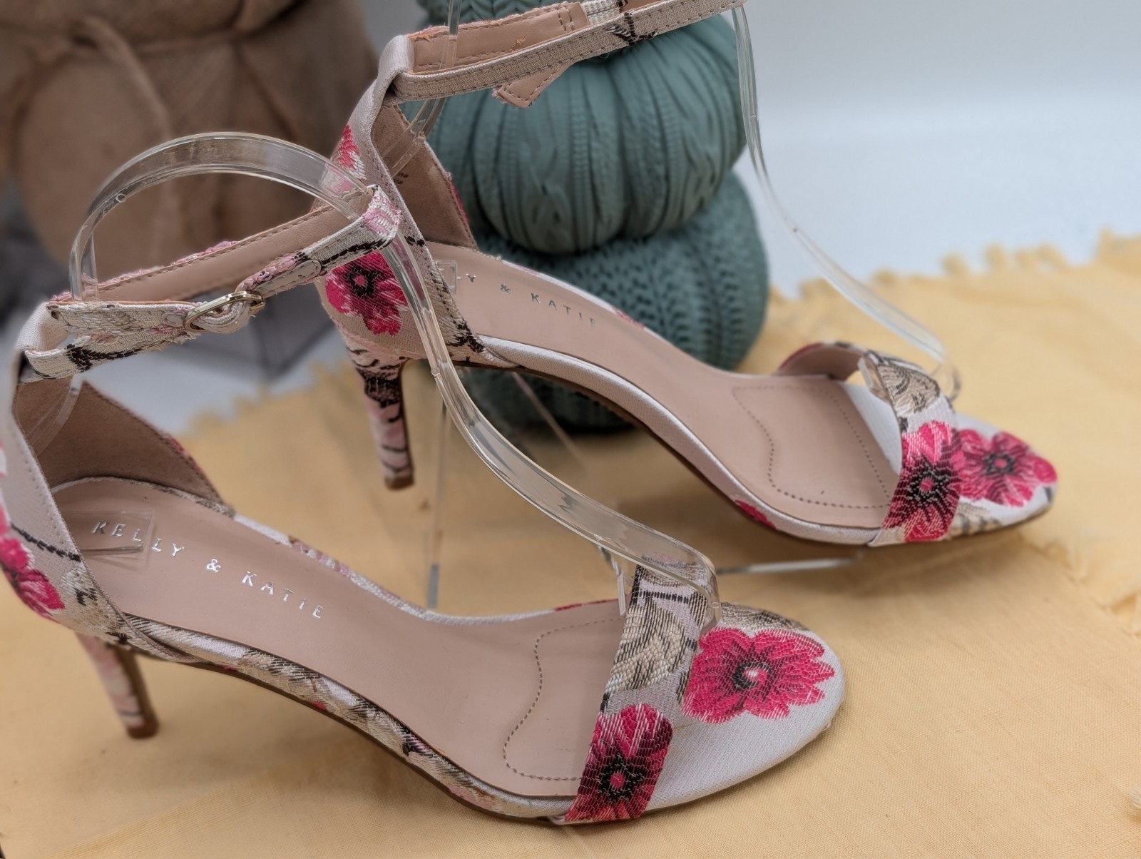 Kelly & Katie Kirstie Floral Ankle Strap Heeled Sandals Pink Multi Size 7.5 New