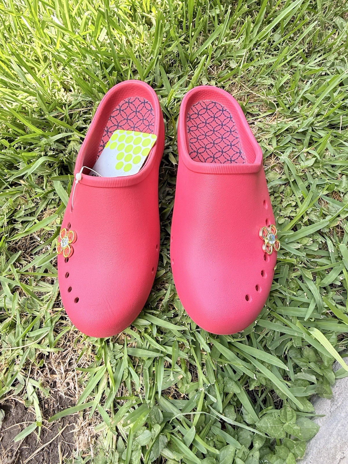Crocs Tully Women’s Red Slip-On Comfort Clog Shoes US 9 Women’s with Jibbitz