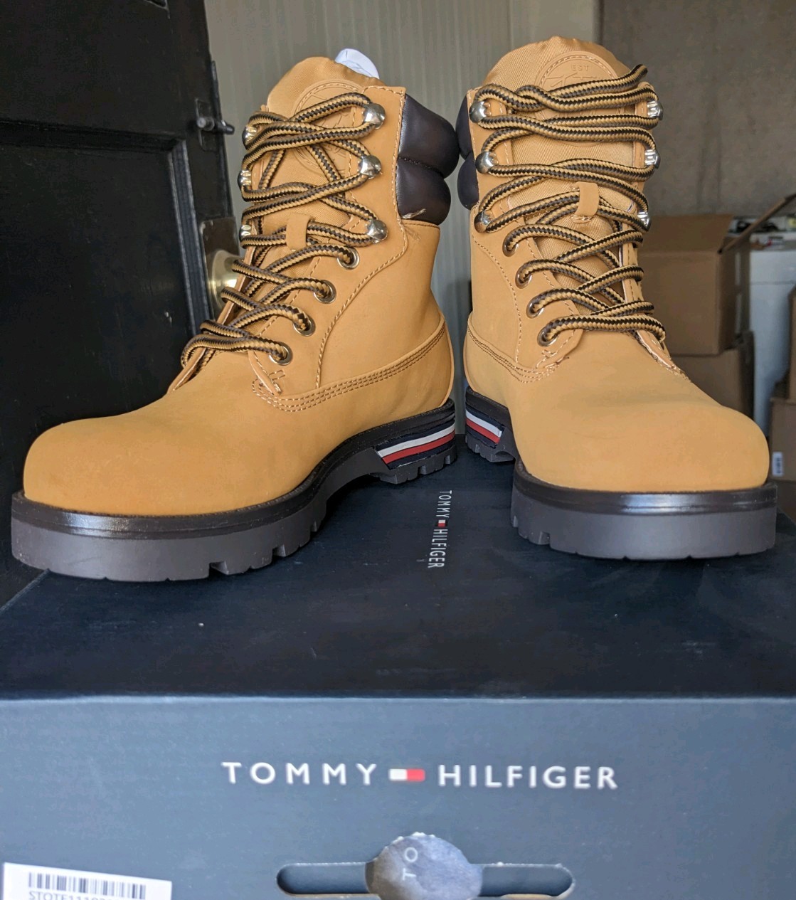 Tommy Hilfiger Melise Womens Brown Leather Lace-Up Ankle Bootie 5M NIB