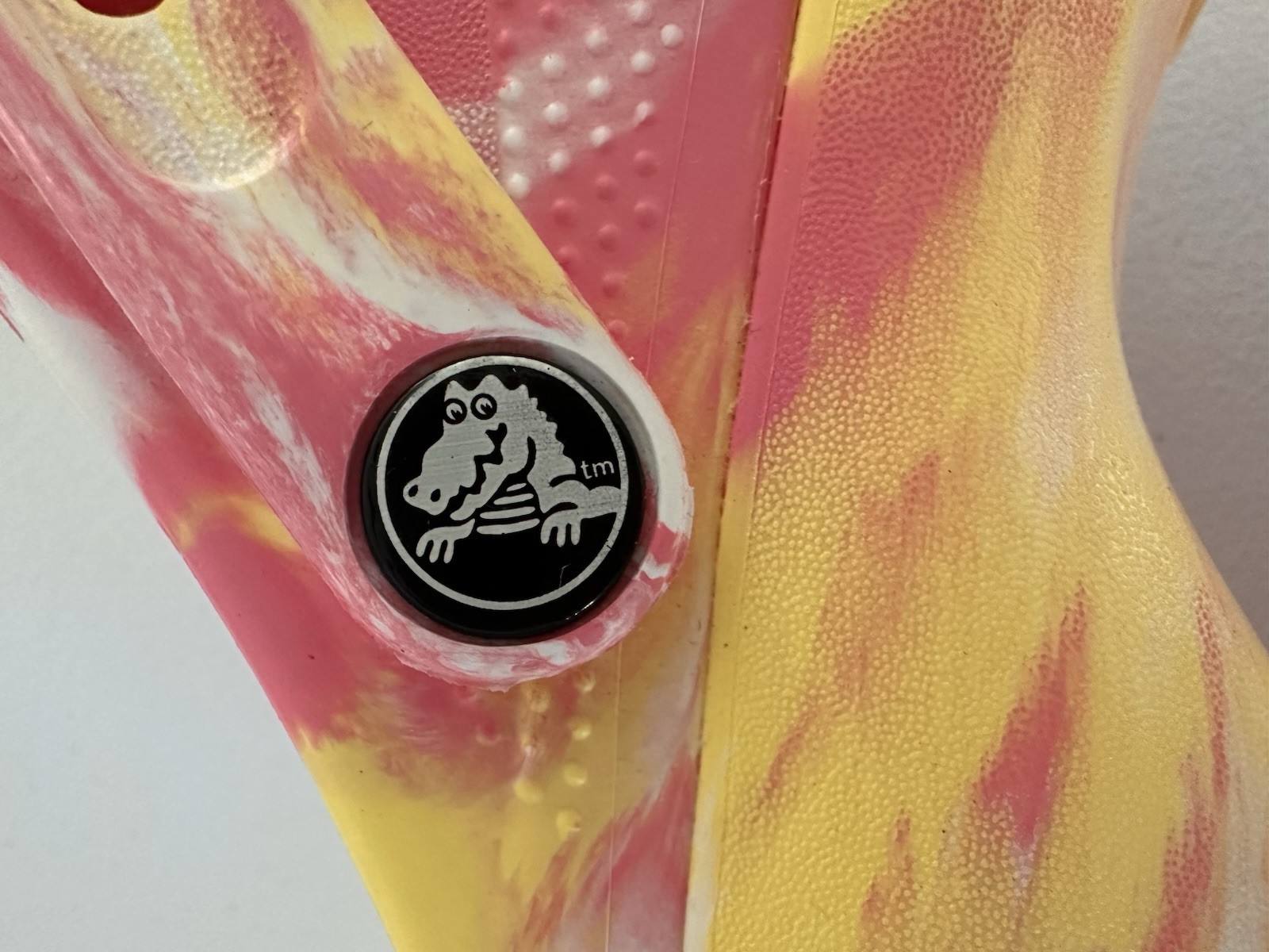 Crocs Women’s Tie Dye Clog Sandals Pink Yellow White Slip-On Rubber US 11