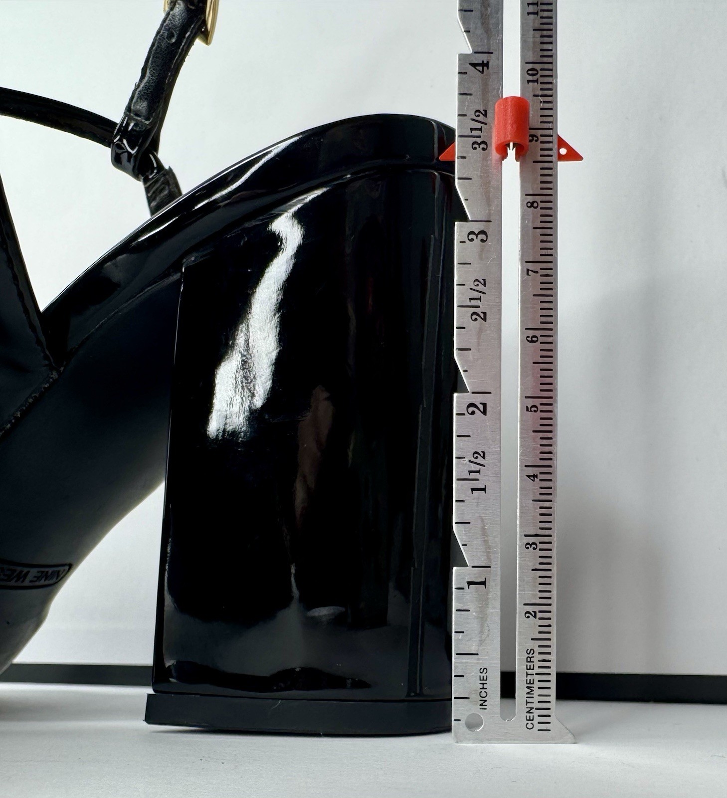 Nine West Black Patent Leather Slingback Pointed Toe T-Strap Block Heel8.5-AS-IS