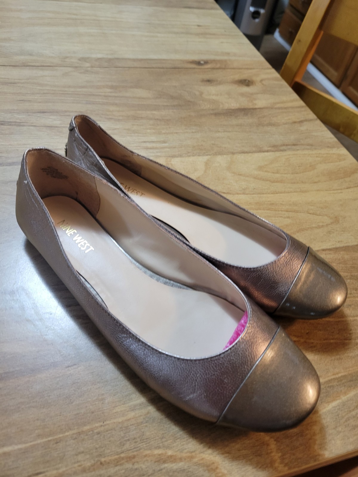 Gold Leather Shallow Toe Flats By Nine West sz 8.5 Clean Pre-owned Condtn