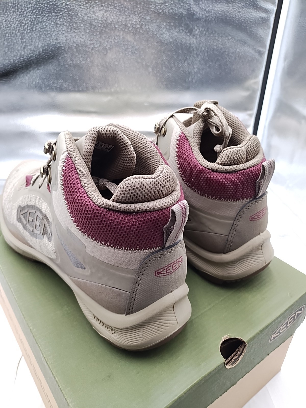 KEEN Terradora Explorer Mid Waterproof Hiking Boots Womens Size US 9.5W (#N4-A2)