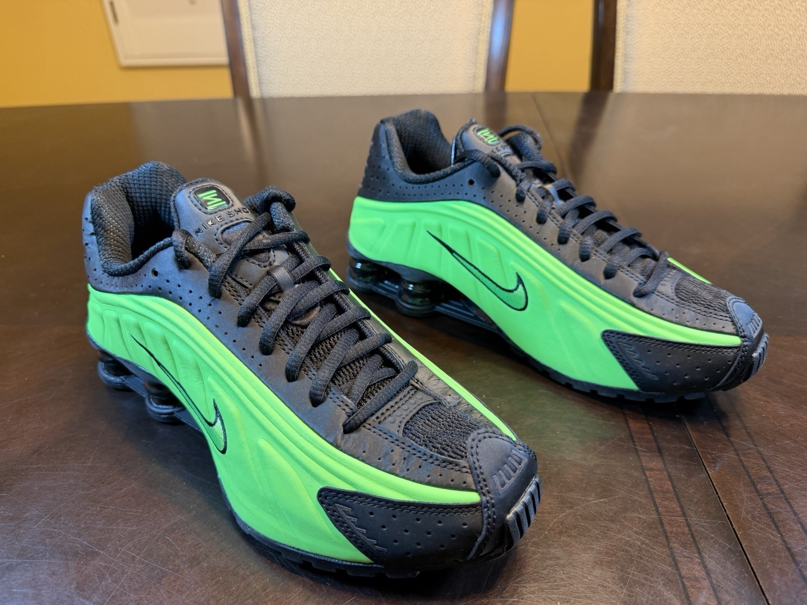 New Nike Shox R4 Green Black Sneaker Shoes Size US 7.5