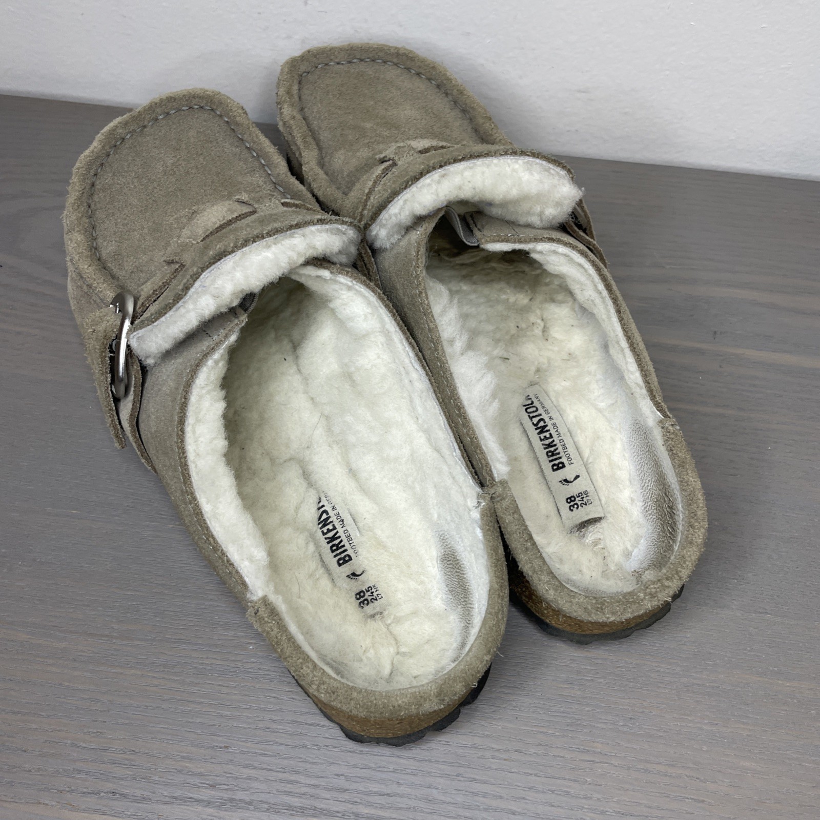 Birkenstock Buckley Clog Beige Slip On Shoes Buckle Shearling Womens 7-7.5 EU 38