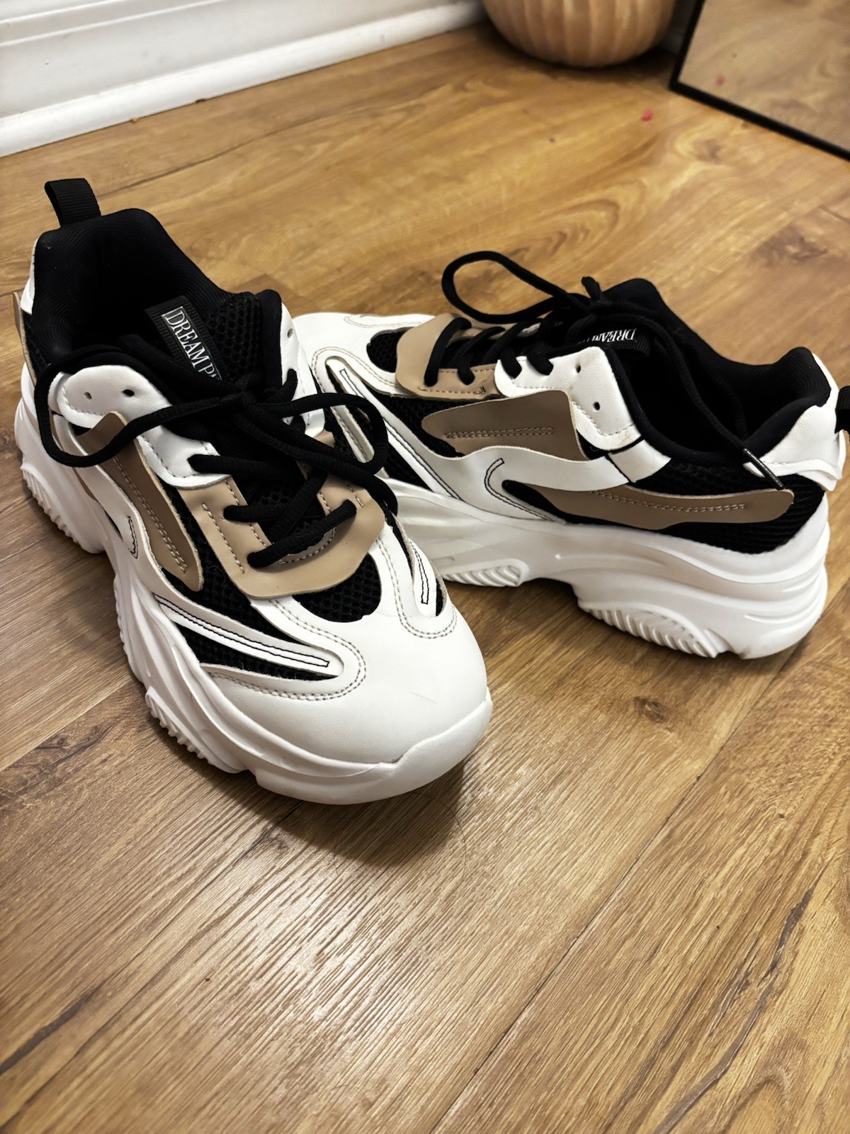 Dream Paris Platform Chunky Fashion Sneakers Womens 7.5