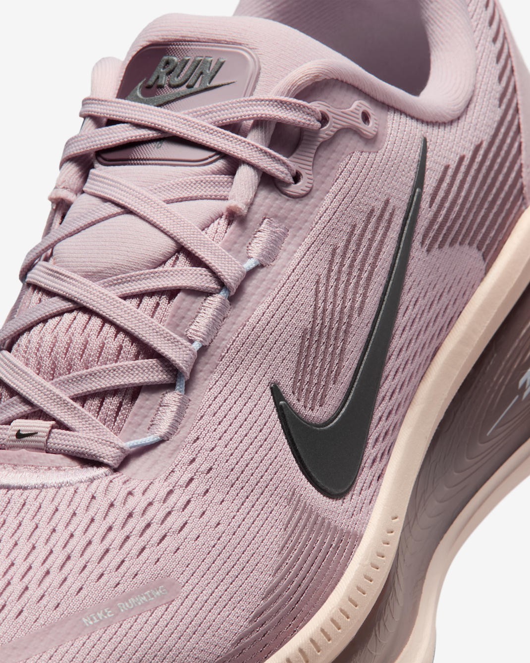 NIKE Women’s Vomero 18 HM6804-607 Particle Rose Silt Red Tattoo Off Noir