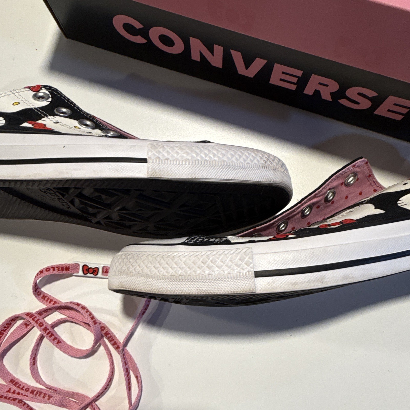 Converse x Hello Kitty Chuck Taylor All Star Low Top Black Sneakers Size 10