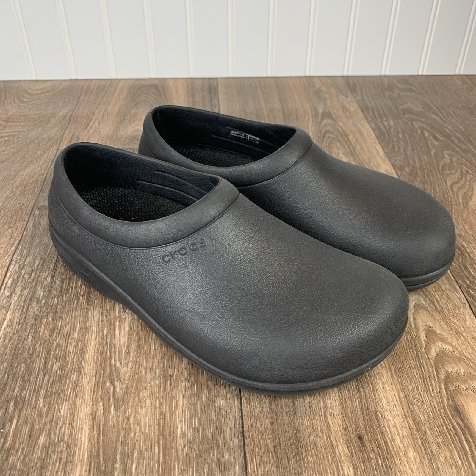 Crocs Size 8 On The Clock At Work Slip Resistant Dual Comfort Black 205073-100