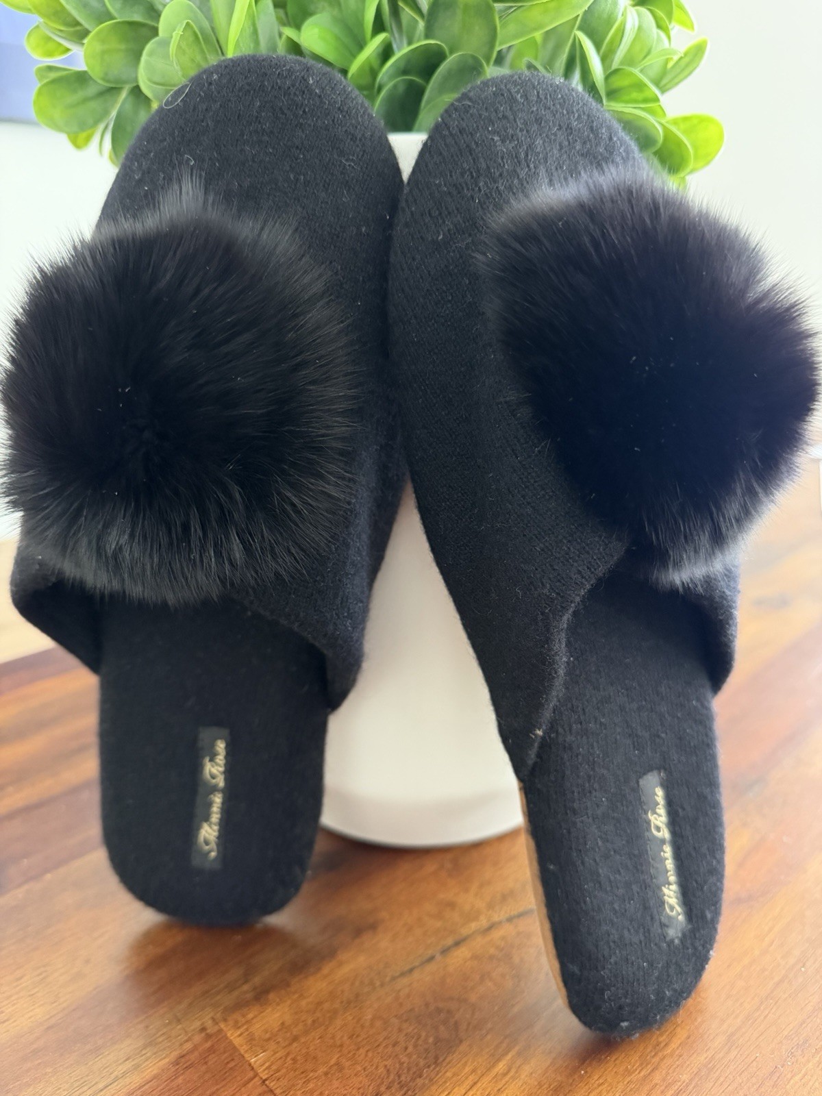 Minnie Rose Black 100% Cashmere Slippers Women’s 9-10 Fur Trim Suede Sole