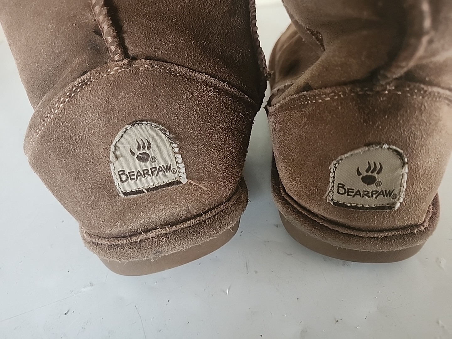 BEARPAW 608 W Emma Short Hickory Womens Casual Boots Size 6 Brown