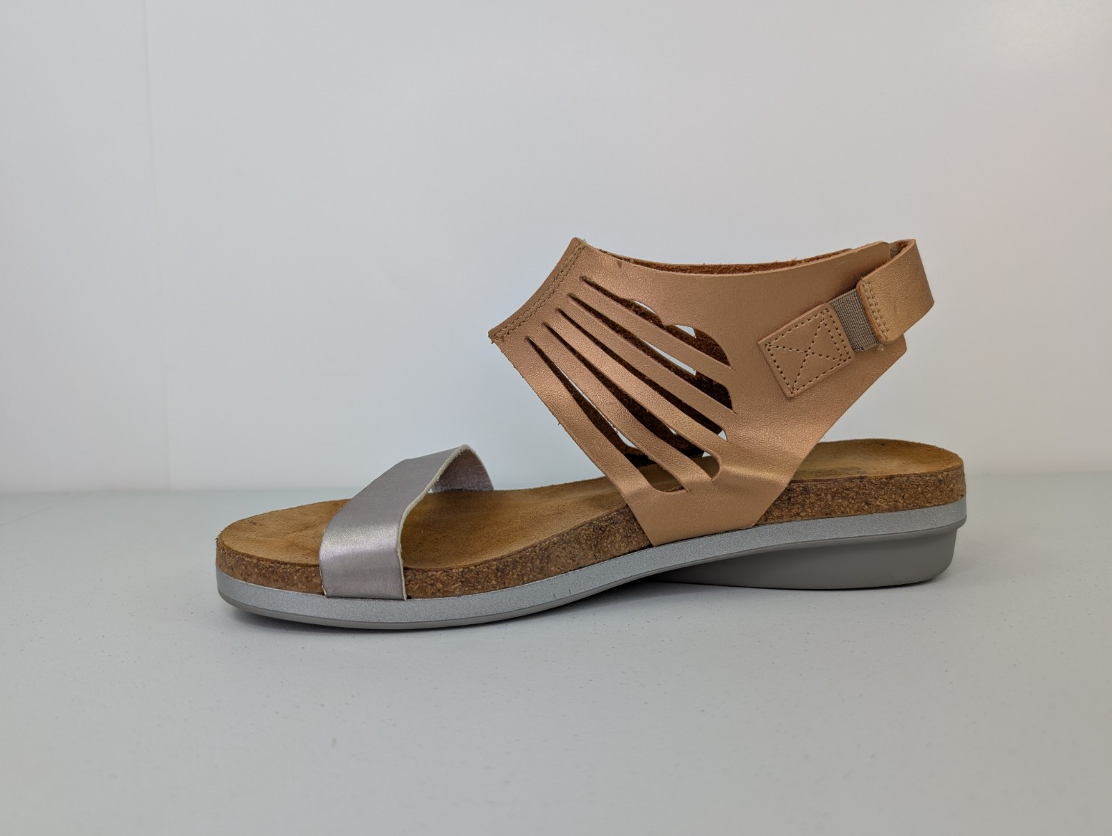 Naot Sandals Womens 39 US 8 Ankle Back Strap Hook Loop Open Toe Comfort Shoe