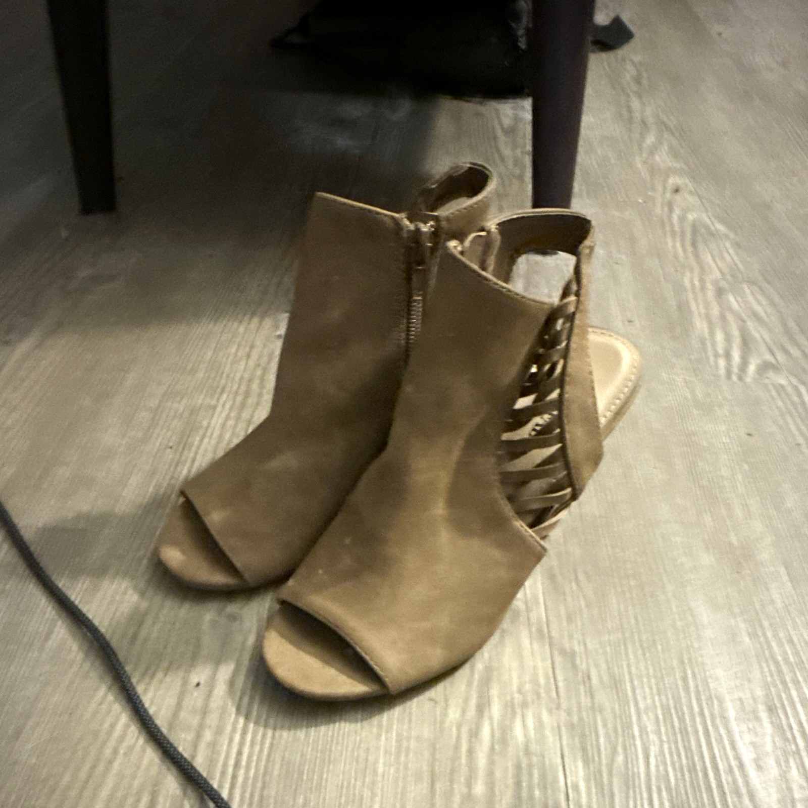 JustFab Women’s Beige Suede Open Toe Zip Ankle Booties Block Heel US 6