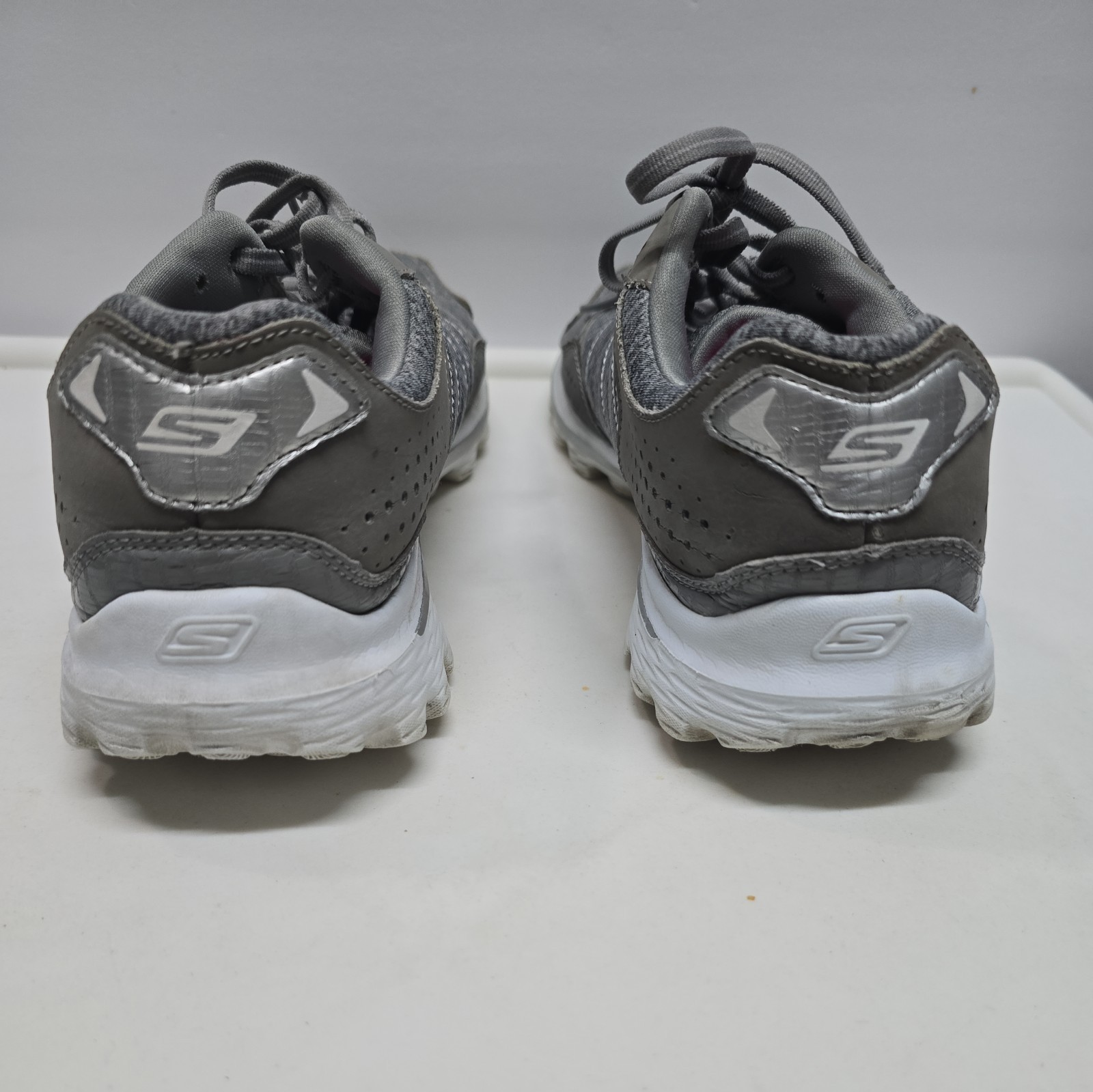 Skechers Trainers Shoes Womens Size 10 Gray Go Walk Flash Knit Leather 13971