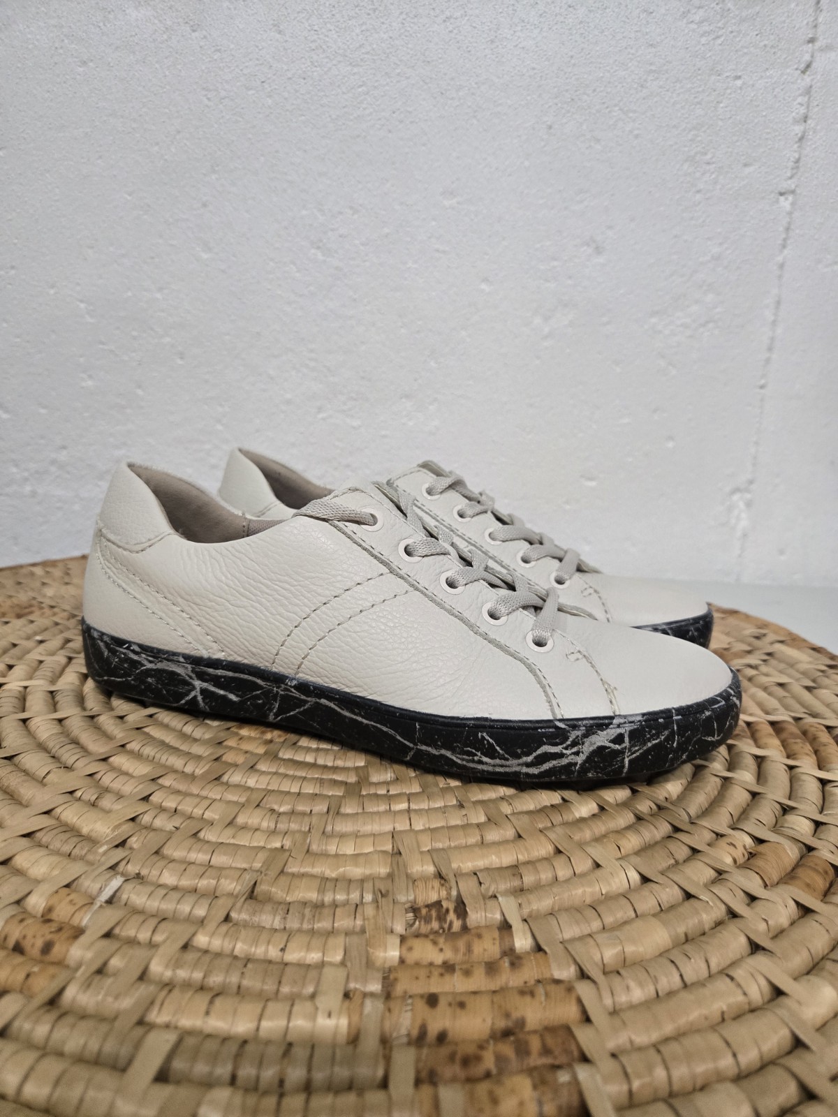 Naturalizer Morrison Ivory Leather Sneakers Women’s 8.5