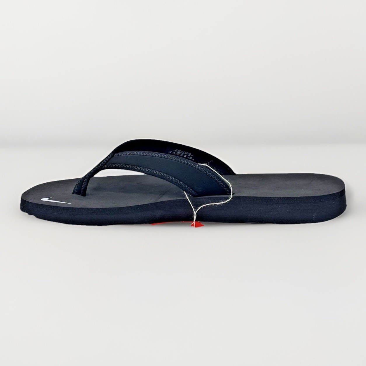 Size 11 Women Nike Celso Thong Sandals 314870-011 Defects Scuffed/Scratched Foam