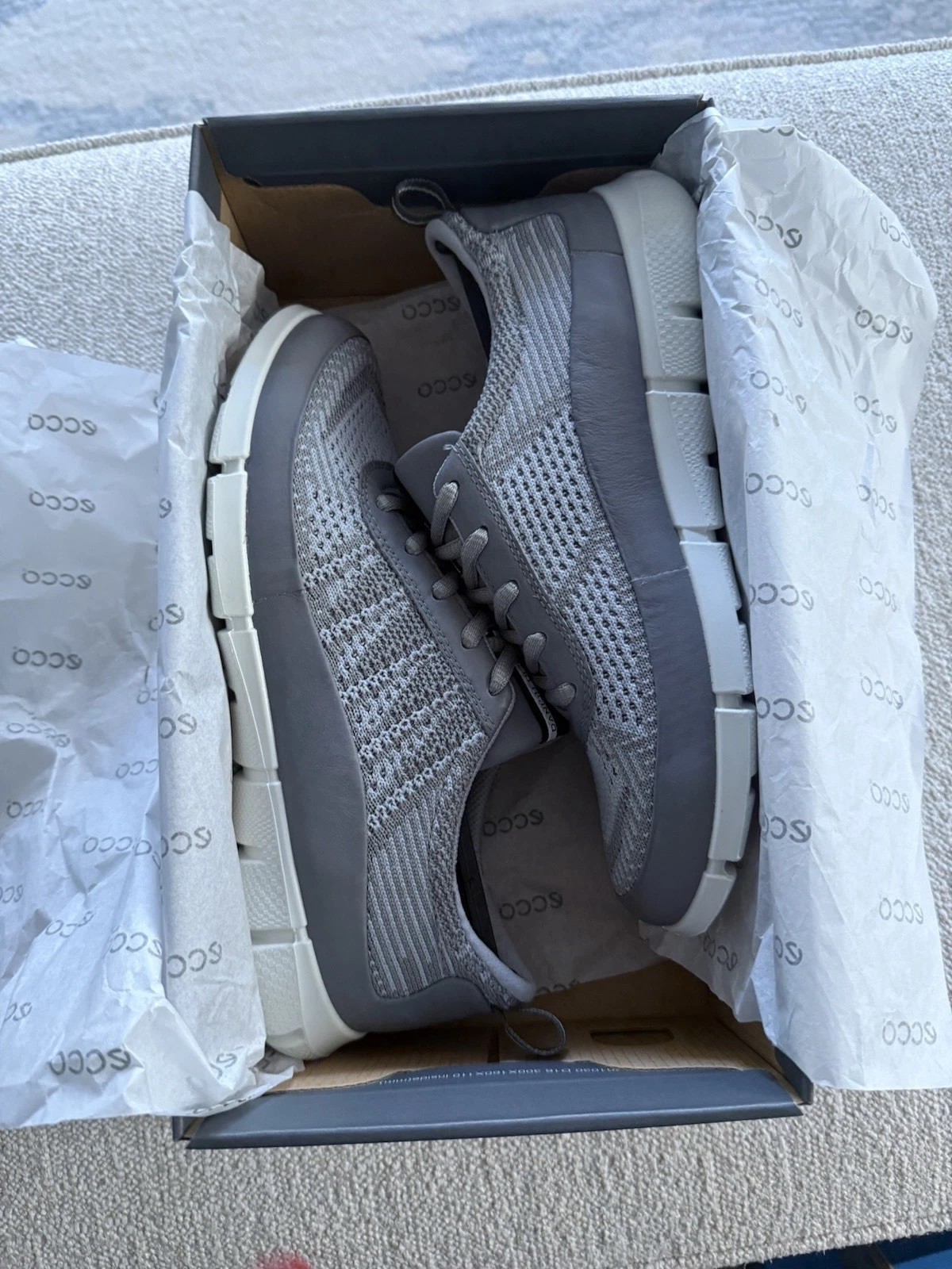 Brand New ECCO Women’s Intrinsic 1 Sneakers, Size EU 37 (US 6-6.5), Light Gray