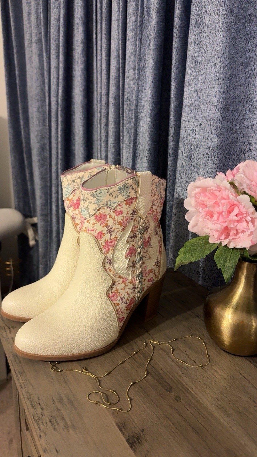 Torrid Ivory Floral Western Ankle Bootie Side Zip Almond Toe WW US 9.5