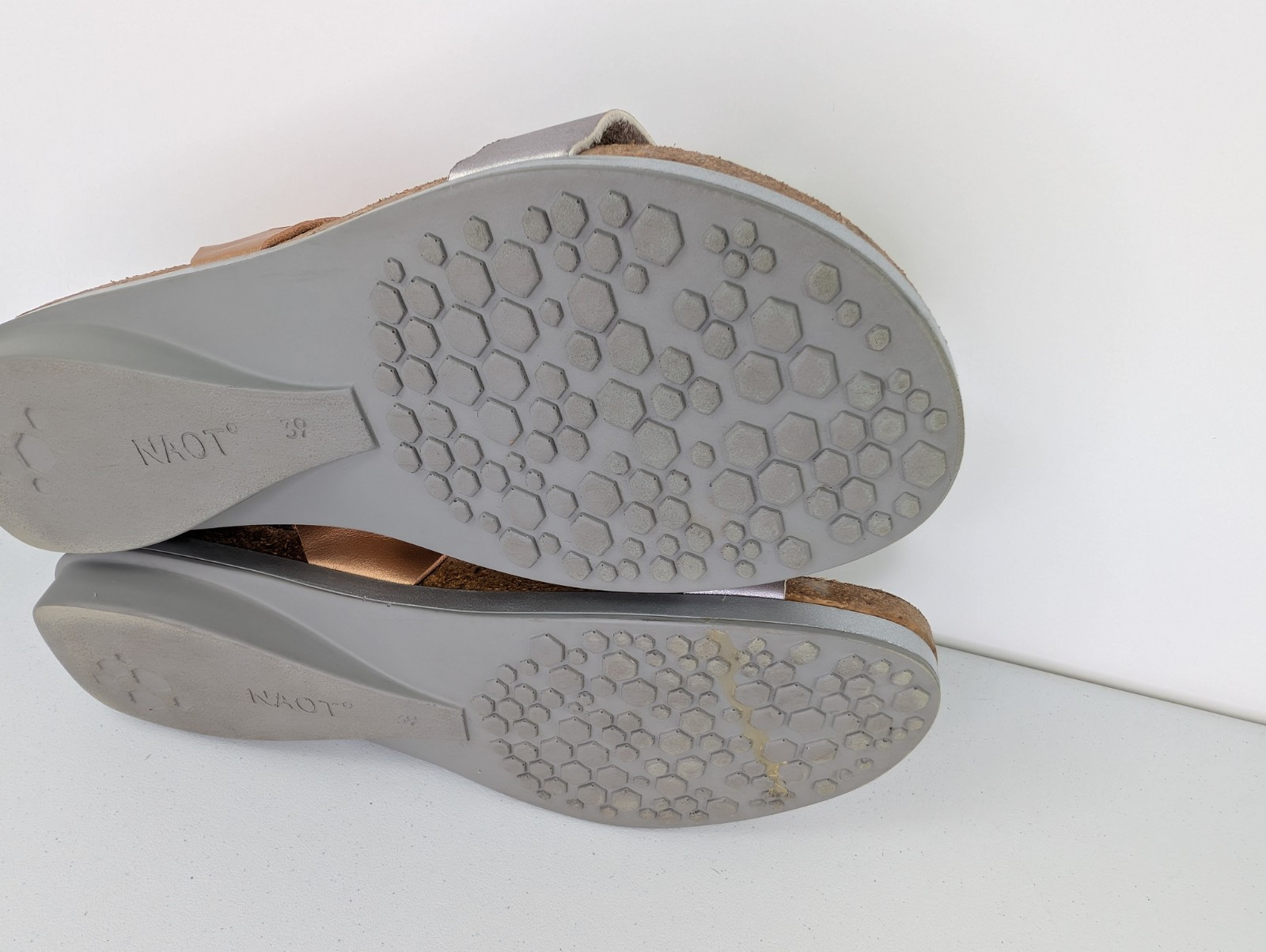 Naot Sandals Womens 39 US 8 Ankle Back Strap Hook Loop Open Toe Comfort Shoe