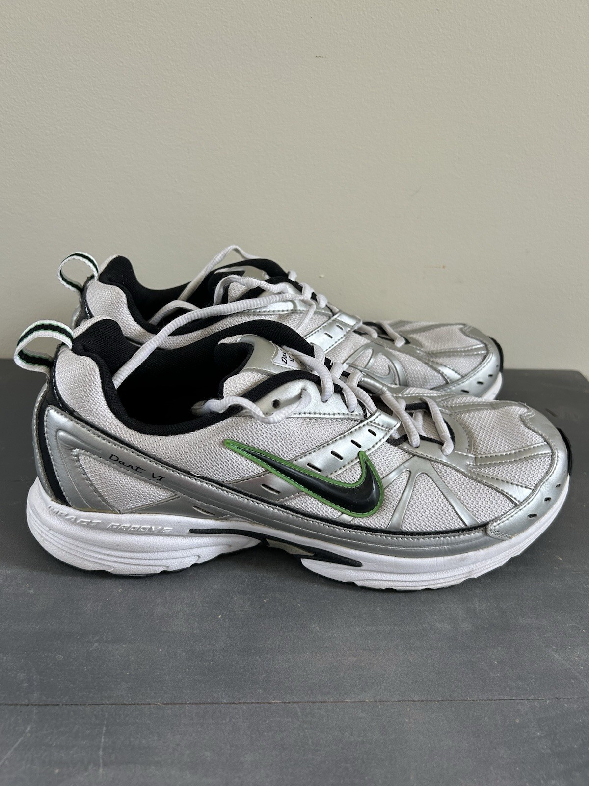 Nike Dart VI 2008 White/Green/Black/Silver Sneakers Size 10.5 Men’s