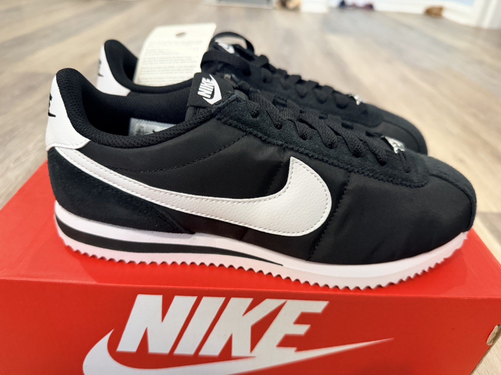 Women’s Nike Cortez TXT Nylon Black White OG DZ2795-001 sz 8.5