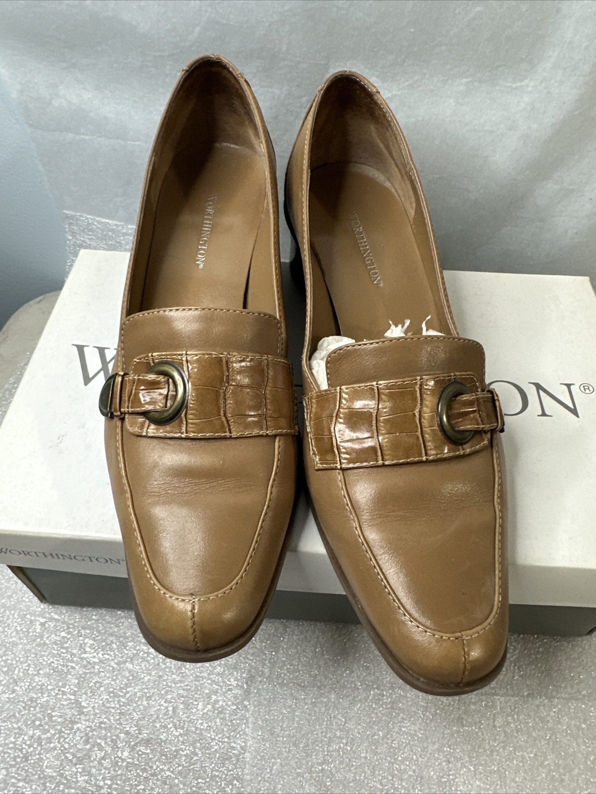 Worthington Ladies Loafers Beige Camel 6M block heal
