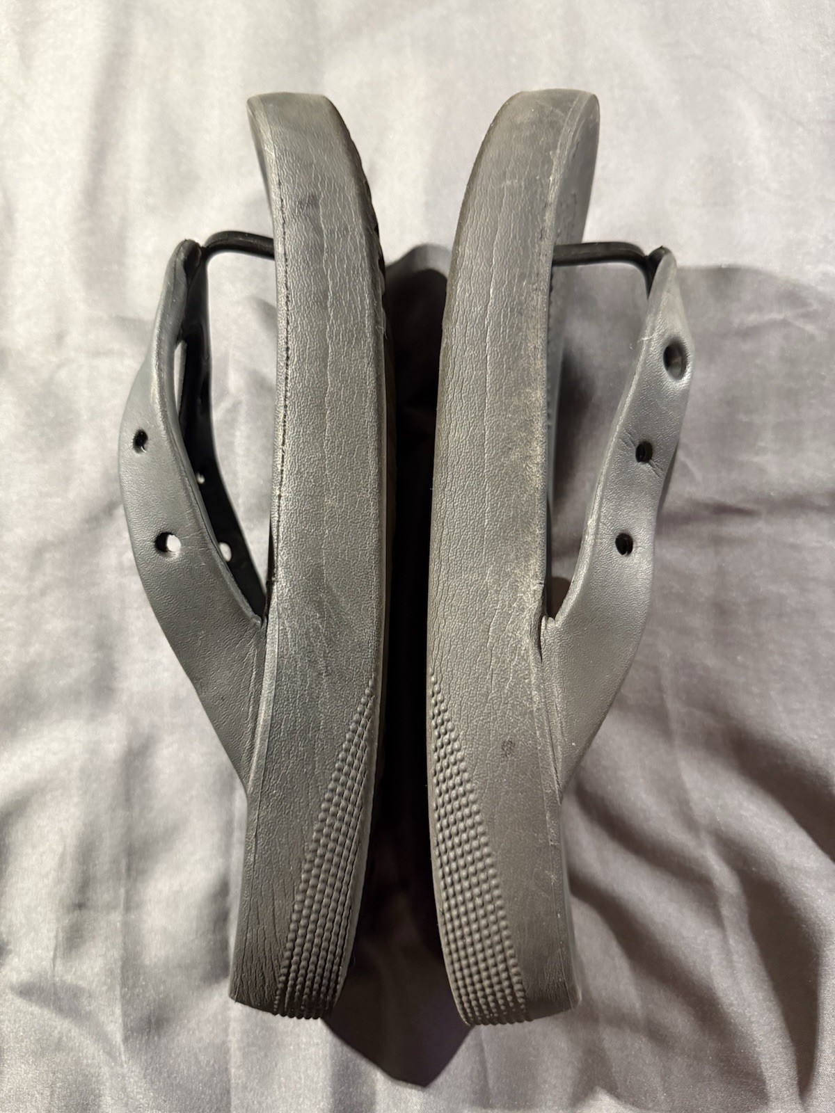 Crocs Baya II Unisex W8 M6 Flip Flops Black Comfort Thong Sandal Slip On