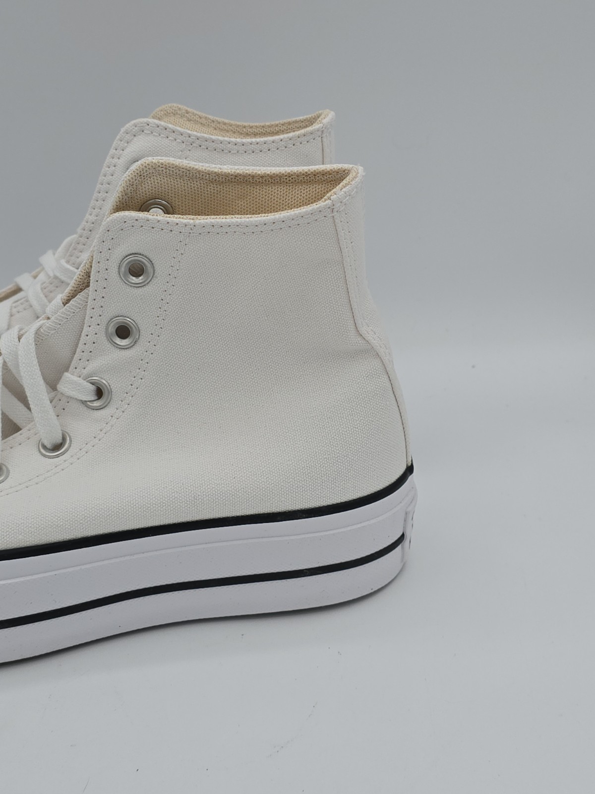 Converse Chuck Taylor All Star Lift Hi White Shoes Women’s – 560846C, Size 6