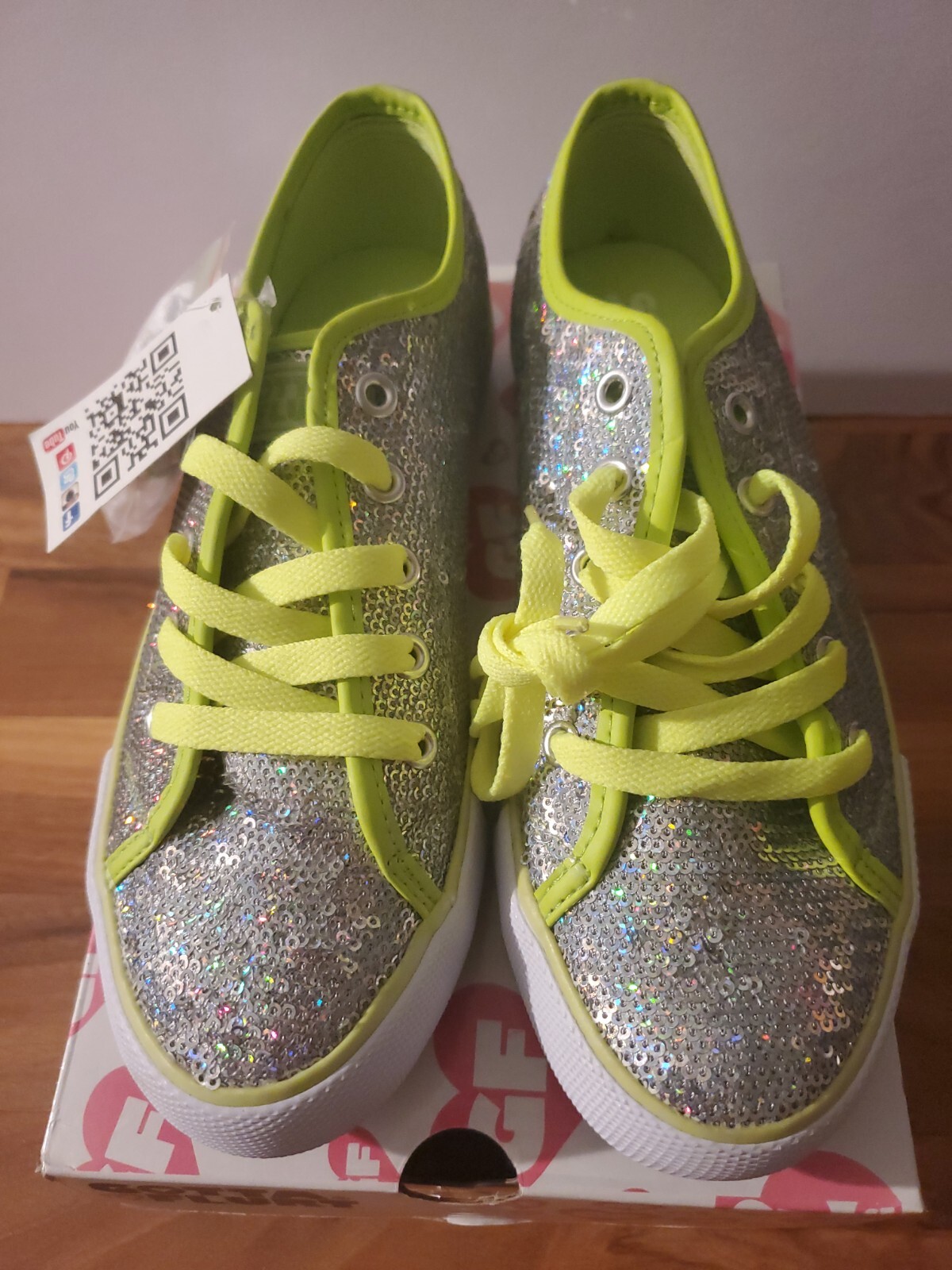 Gotta Flurt Women’s Shoes Silver Sequin Lime Green 7 M Brand New