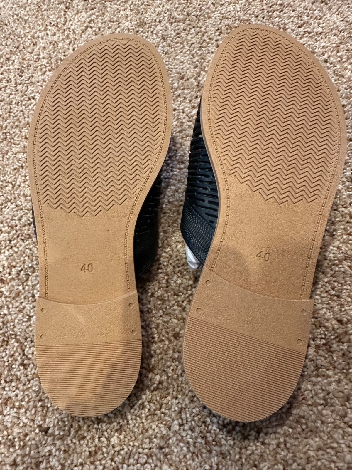 UNITY IN DIVERSITY Brand new, comfy and classy black Rio Slide Women’s sz 9